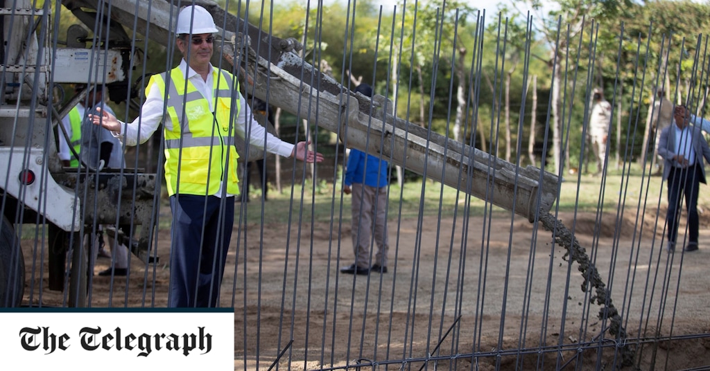 Dominican Republic begins building wall to keep Haitians out
